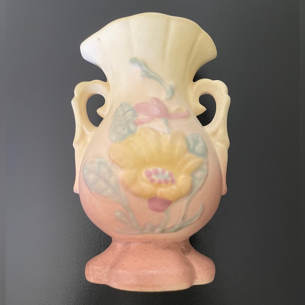 Vintage Hull Pottery Magnolia Double Handled Vase A 13 6 Inches